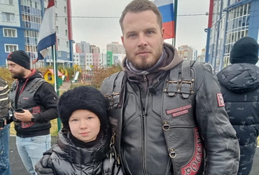 А мы с папой во дворе!.