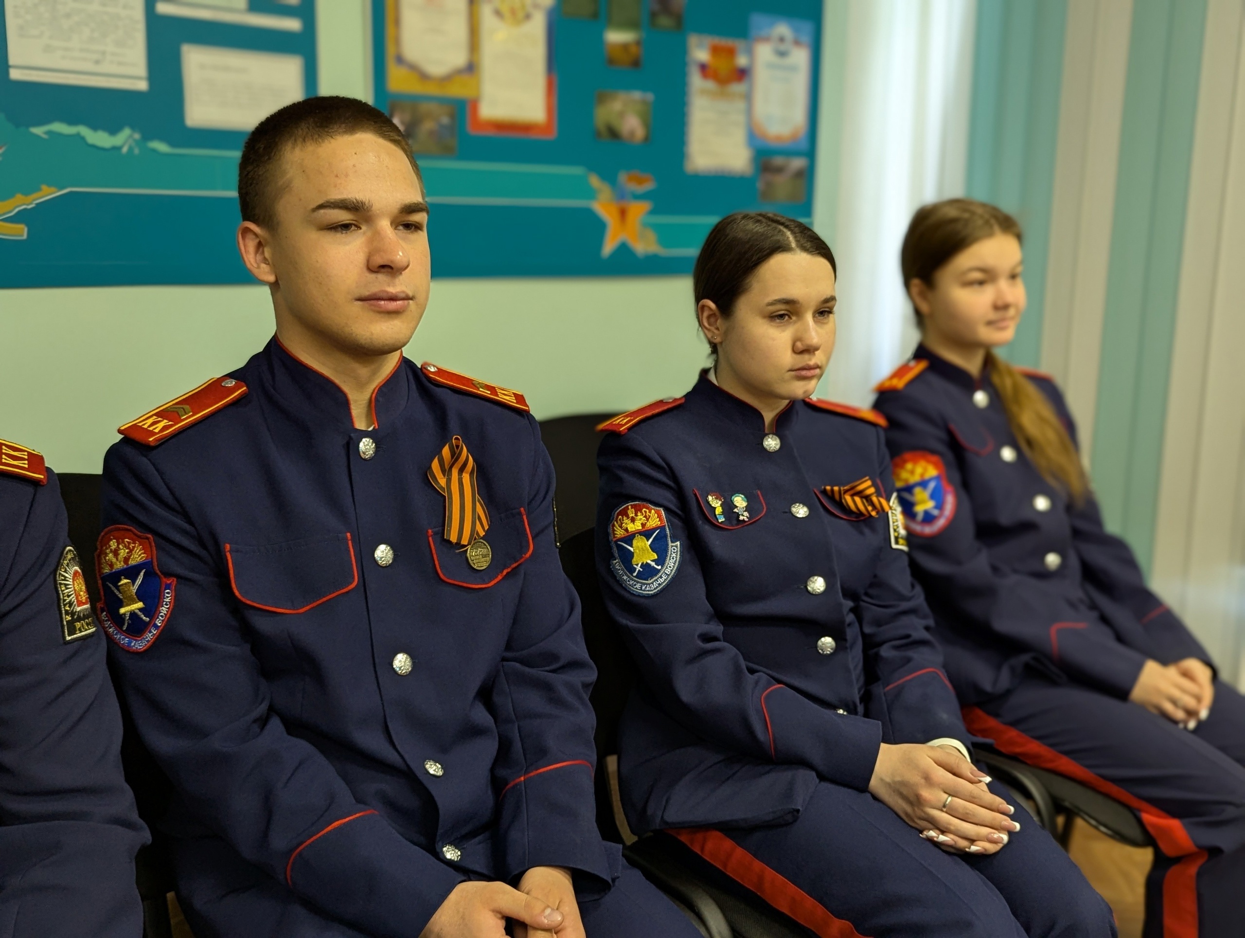 Поднятие флага Российской Федерации.