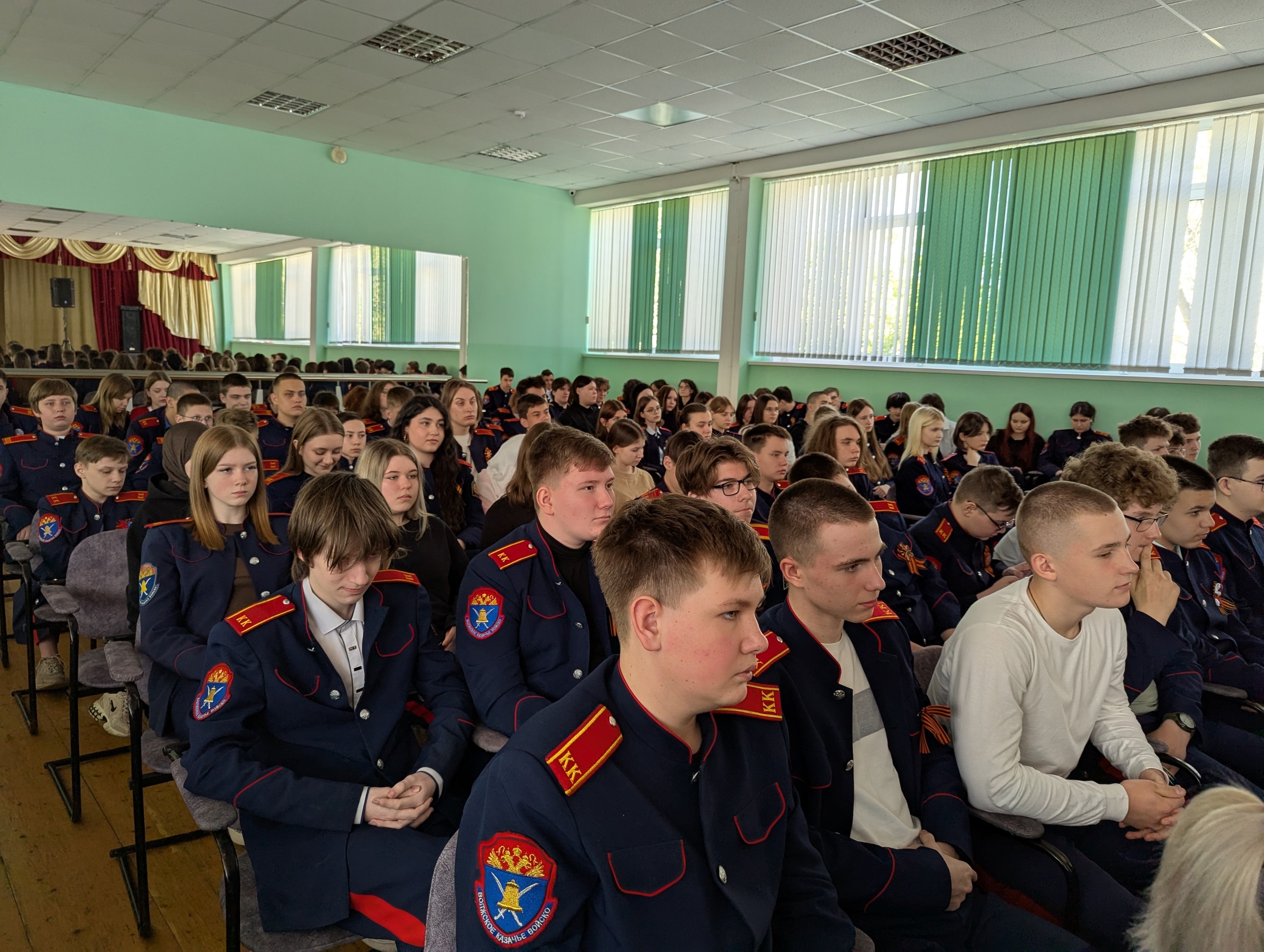 Выступление артистов Дворца культуры.