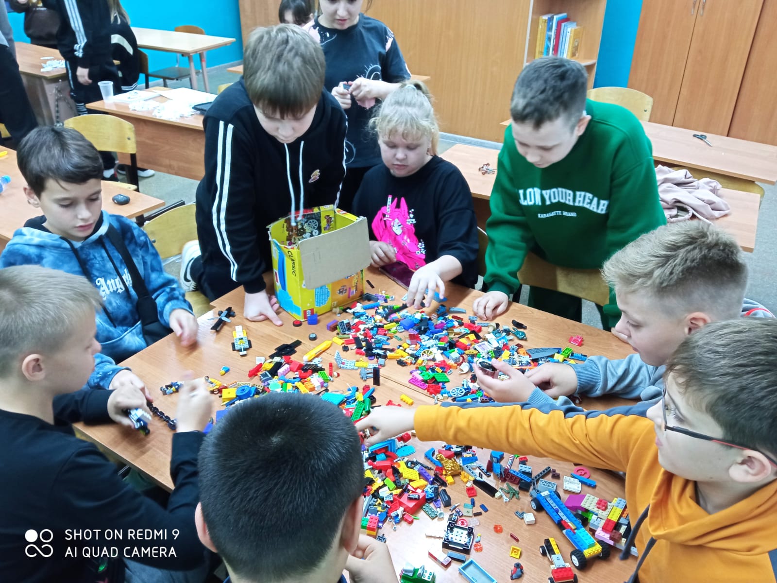 Сегодня, 2 ноября, в лагере &amp;quot;Казачок&amp;quot; в рамках спортивно-развлекательного мероприятия были проведены &amp;quot; Веселые старты&amp;quot;.