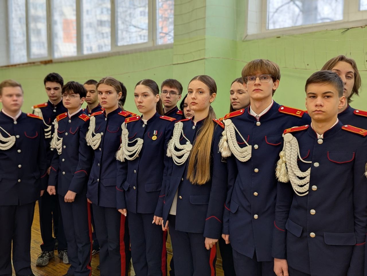 Поднятие флага Российской Федерации.