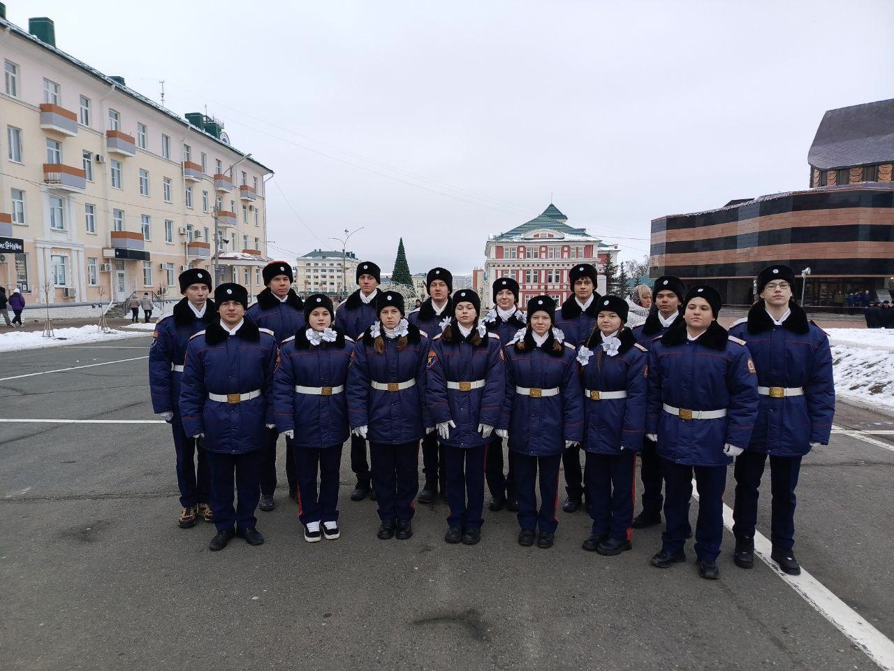 Возложение цветов, посвященное Дню Героев Отечества.