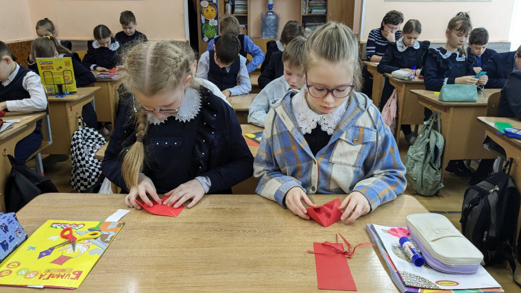 Выставка оригами "В память о жертвах Холокоста".