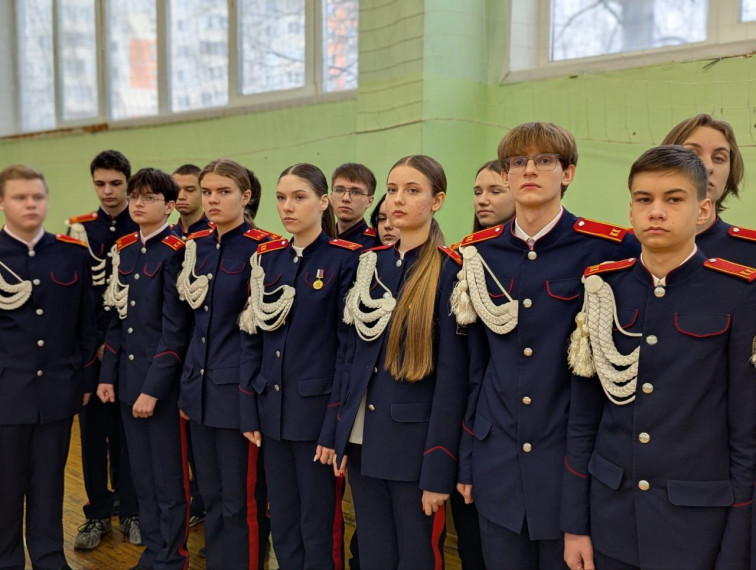 Поднятие флага Российской Федерации.